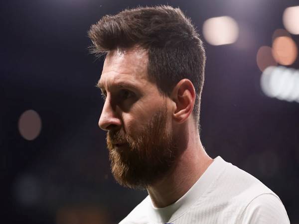 Bóng đá Quốc Tế 4/5: Báo chí Argentina đồng loạt bảo vệ Messi