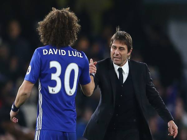 David Luiz trong màu áo Chelsea