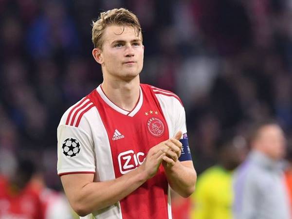 Matthijs de Ligt trong màu áo Ajax