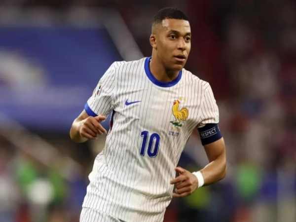 Số 10 huyền thoại của Mbappe tại ĐTQG