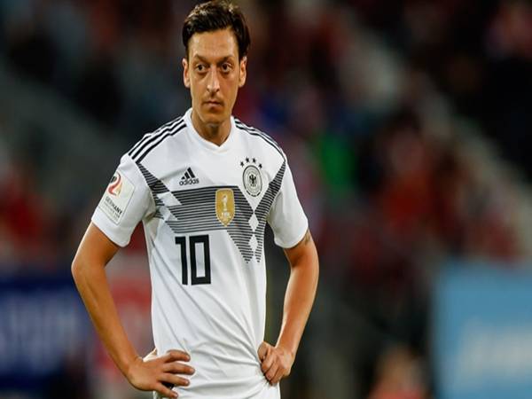 Số áo Mesut Özil tại đội tuyển Đức