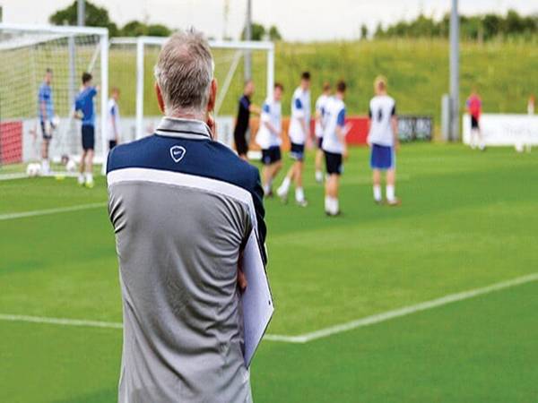 Tuyển trạch viên ở Bundesliga: Nghề săn sao giá rẻ