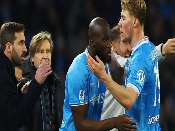 Khủng hoảng chấn thương tàn phá Napoli