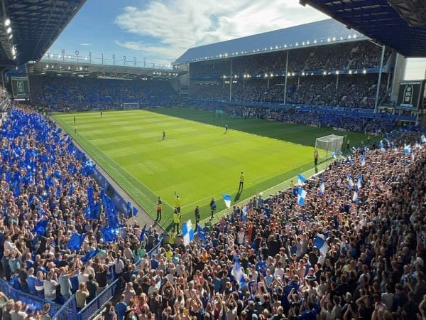 Sức chứa và cấu trúc của SVĐ Goodison Park